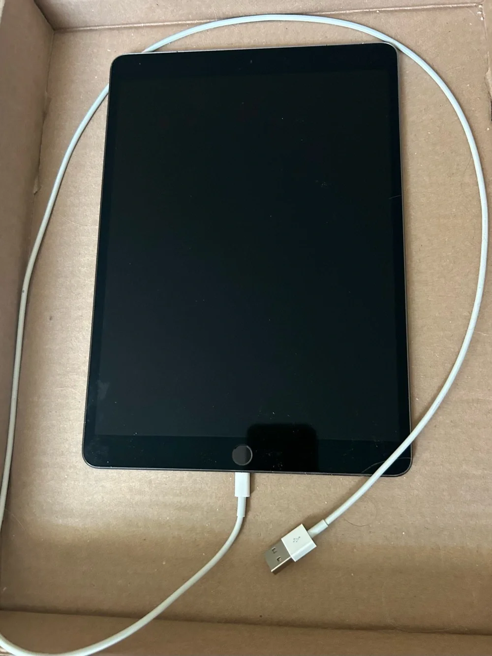 Apple iPad 10.5 inch, 256 GBSpace Gray. Never used.